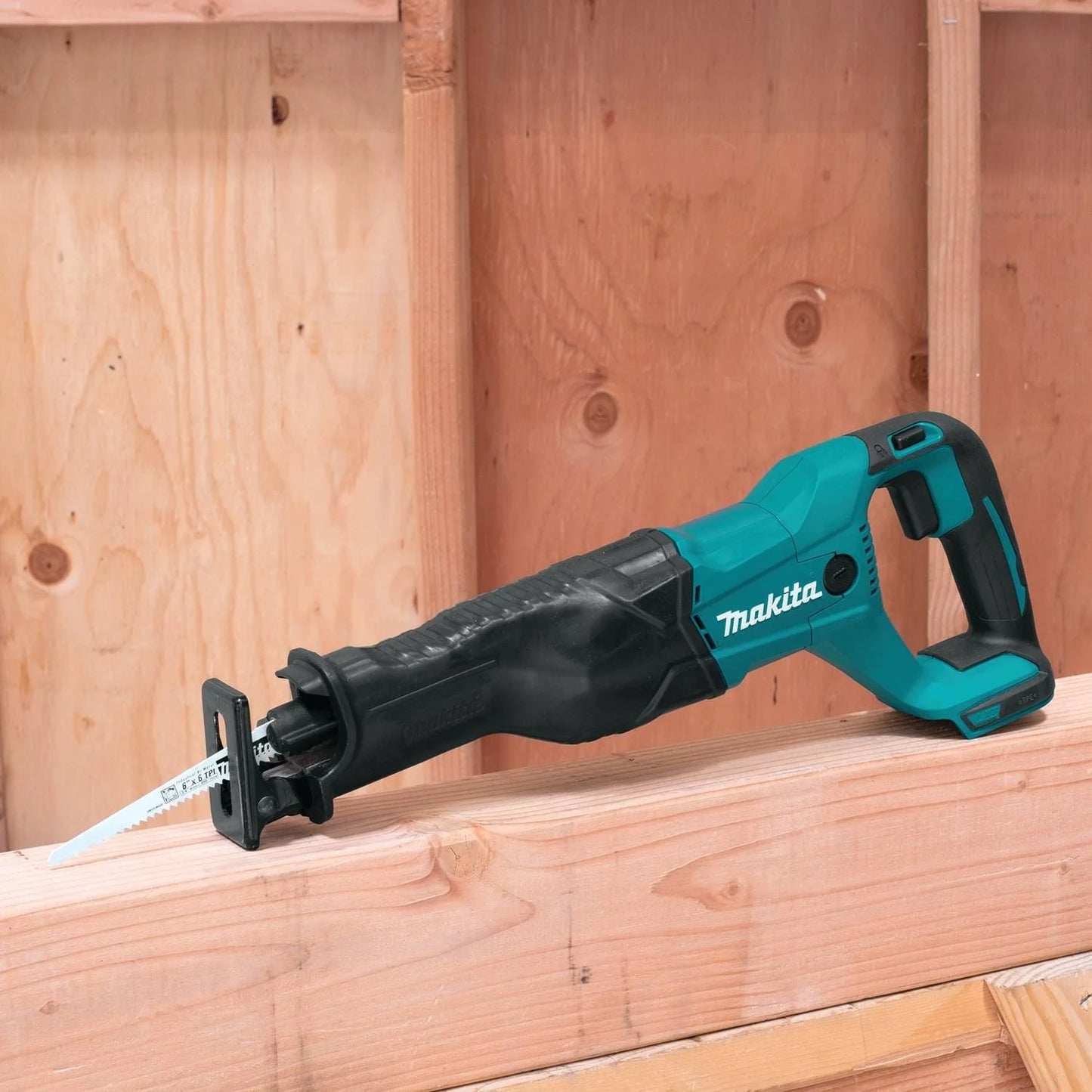 Makita 18V LXT Lithium-Ion Cordless Recipro Saw